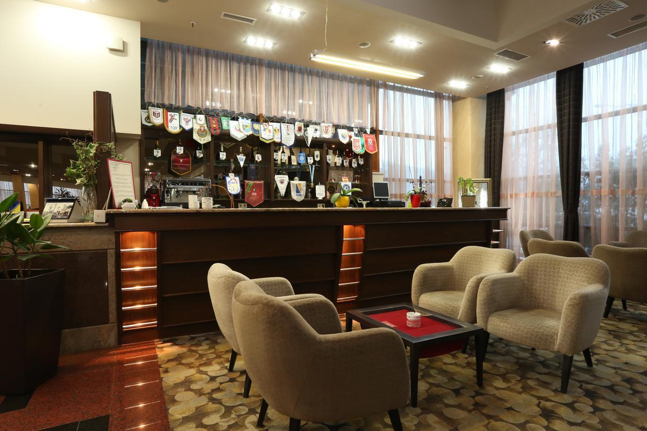 Hotel 체니카 외부 사진