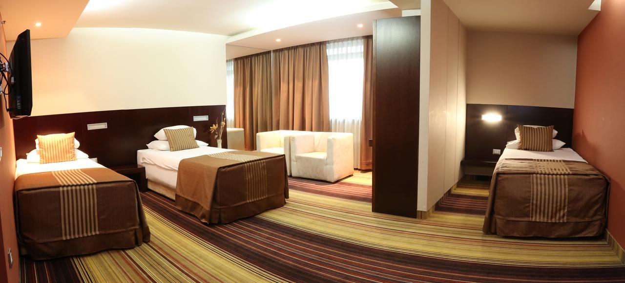 Hotel 체니카 외부 사진