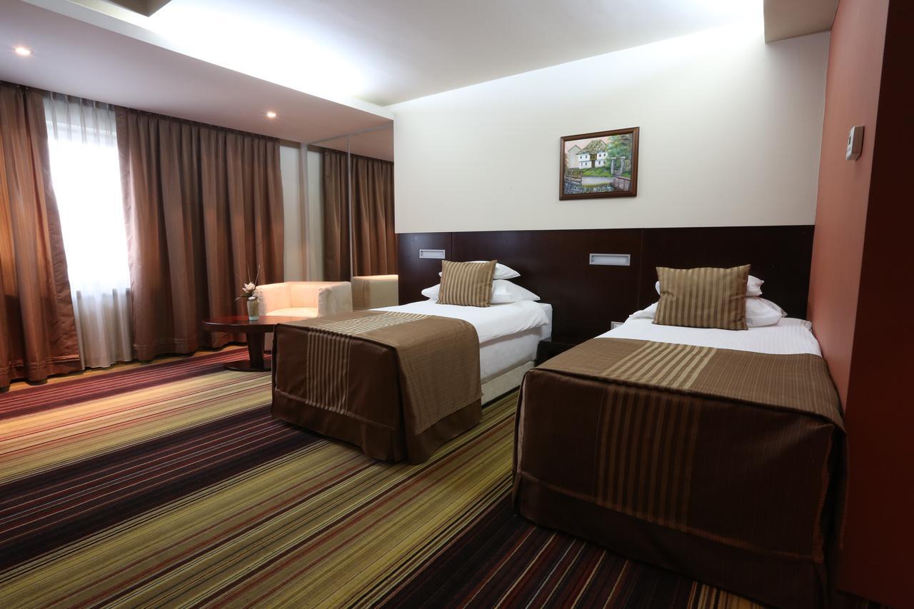 Hotel 체니카 외부 사진