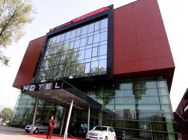 Hotel 체니카 외부 사진